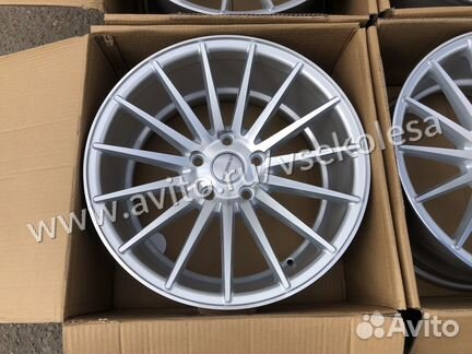 Комплект новых дисков R18 воссен разноширокие VFS2