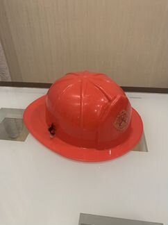 Каска пожарного пластик игрушка