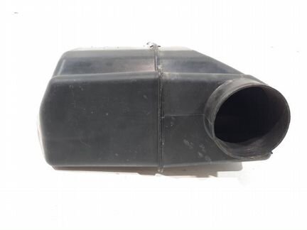 Резонатор воздушного фильтра передний Nissan