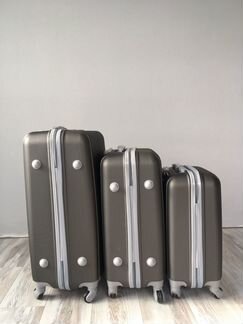 Чемодан на колесах поликарбонат ударопрочный