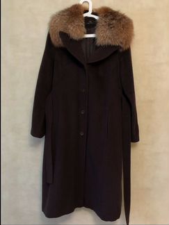 Коричневое пальто с воротником из лисы vassa&CO