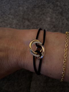 Браслет Cartier Trinity на шнурке