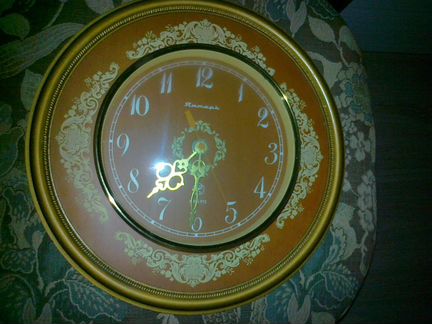 Часы настенные Янтарь кварц СССР