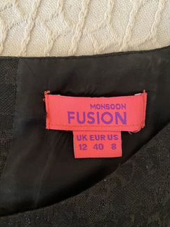 Платье Monsoon из парчи