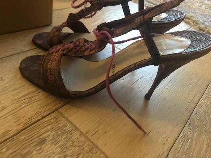 Продам босоножки christian louboutin 38