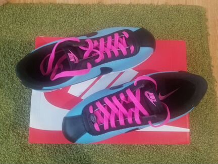 Кроссовки Nike