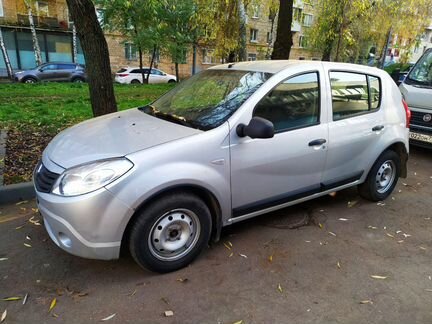 Прокат авто рено сандеро АКПП
