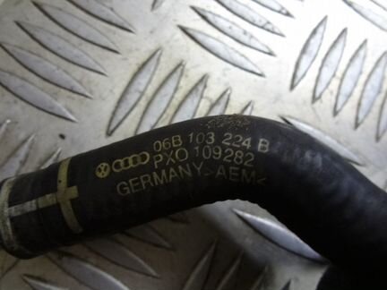 06B103224B VAG Трубка картерных газов skoda superb