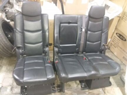 Второй ряд сидений Cadillac Escalade IV ESV