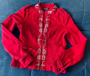 Стильный куртка-пиджак с вышивкой