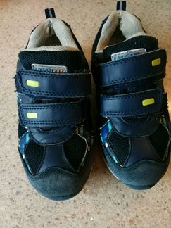 Кроссовки Lassietec 28 р б/у