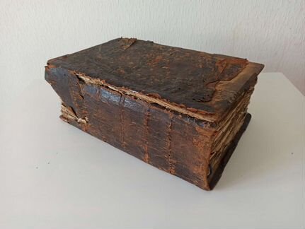 Книга антикварная рукописная церковная