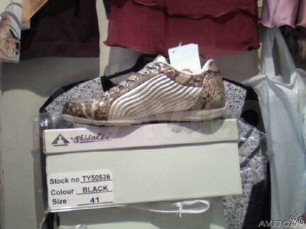 Спортивная женская обувь