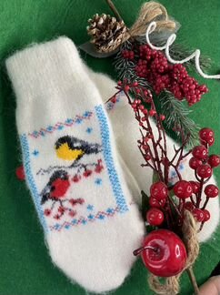 Шерстяные варежки в подарок