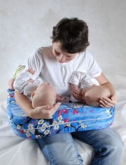 Подушка для кормления двойни Milk Rivers. Новая
