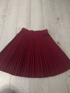 Трикотажная юбка вишнёвого цвета