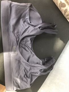 Новый спортивный топ бра Nike S