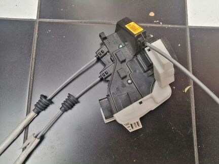 Замок задней правой двери Kia Soul 2014