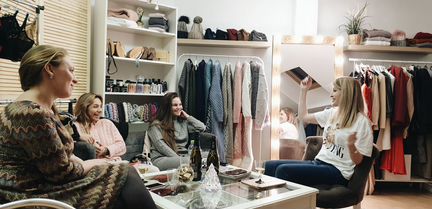 Аренда рейла полки в шоуруме с курьером