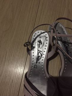 Босоножки женские