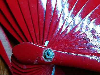 Как отремонтировать веер своими руками. Сломанный веер. Как заклеить веер. Починить веер. Починить веер.