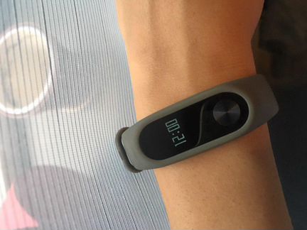 Продаю Xiaomi Miband 2