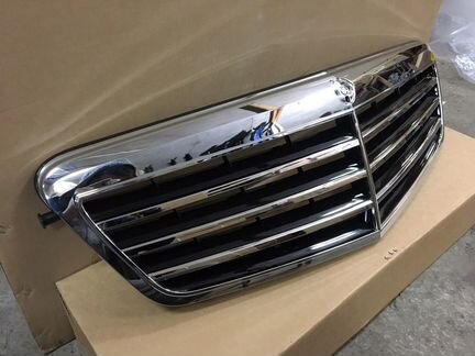 Решетка радиатора Mercedes W 212 до Рест 2009-2013