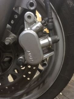 Суппорт передний лев Suzuki Burgman/Skywave650