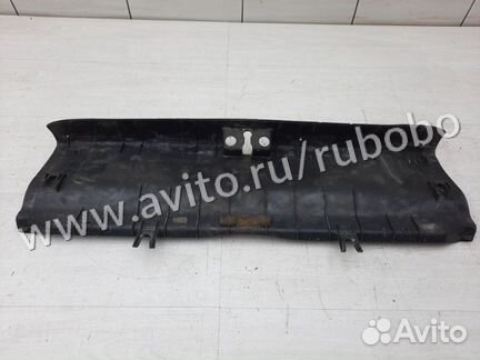 Обшивка багажника средняя Mitsubishi Carisma DA1A