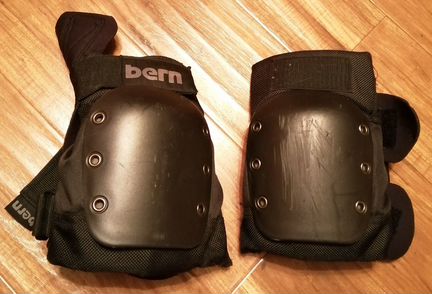 Наколенники Bern агрессивные