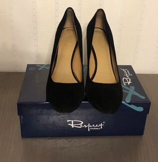 Женские чёрные туфли лодочки