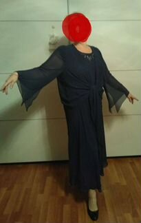 Платье с накидкой