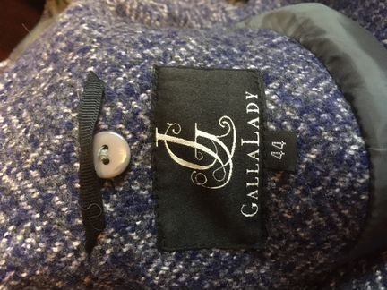 Зимнее пальто с натуральным мехом и поясом