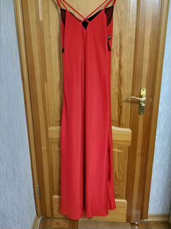 Красное вечернее платье