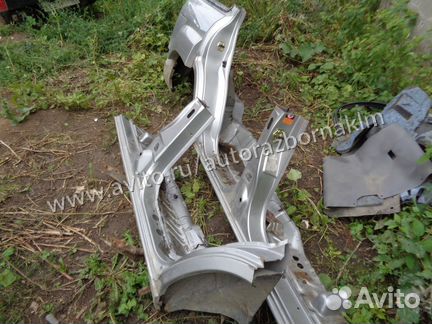 Nissan Patrol Y61 Крыло заднее правое, левое