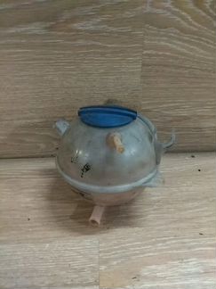 Расширительный бачок Фольксваген Гольф