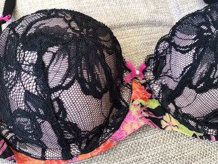 Комплект нижнего белья Victoria’s Secret 34A