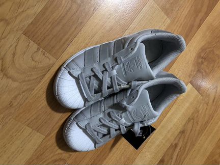 Новые кроссовки рр 33 super star