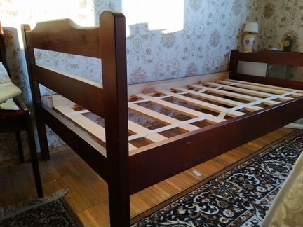 Кровать