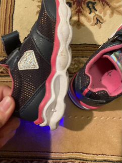 Светящиеся кроссовки