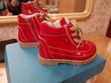 Новые ботинки