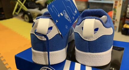 Кроссовки adidas