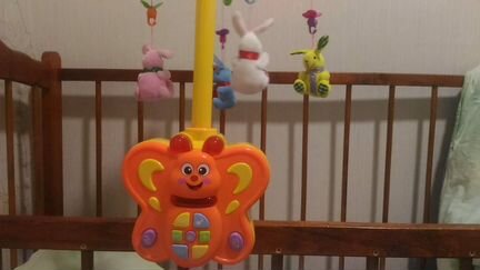 Мобиль с пультом управления