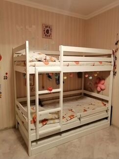 Двухъярусная кровать домик