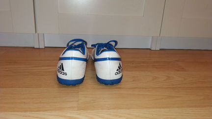 Футбольные бутсы Adidas