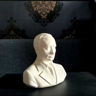 Статуэтка Путина Владимира Владимировича