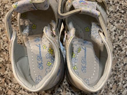 Сандалии р. 26