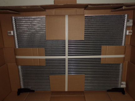 Радиатор кондиционера Рено Трафик 2.0 M9R