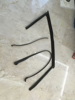 Уплотнитель стекла, двери Мерседес 221