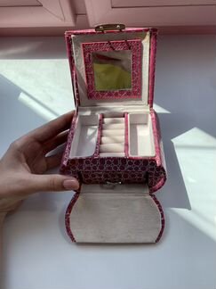 Шкатулка для украшений